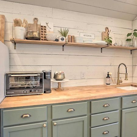Rustic Rapid City Farmhouse With Mountain Views Eksteriør bilde