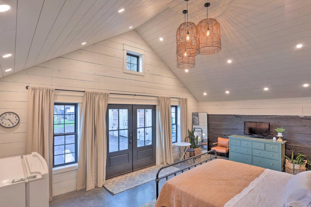 Rustic Rapid City Farmhouse With Mountain Views Eksteriør bilde