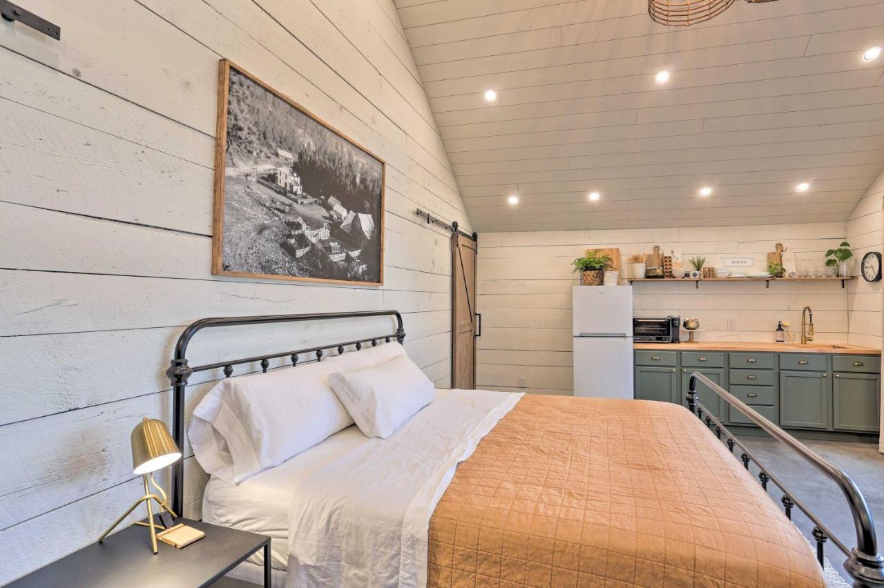 Rustic Rapid City Farmhouse With Mountain Views Eksteriør bilde