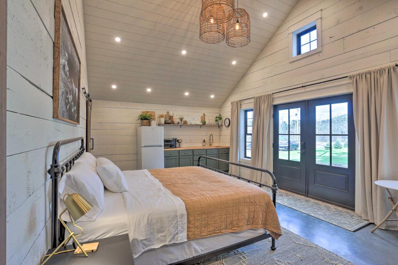 Rustic Rapid City Farmhouse With Mountain Views Eksteriør bilde