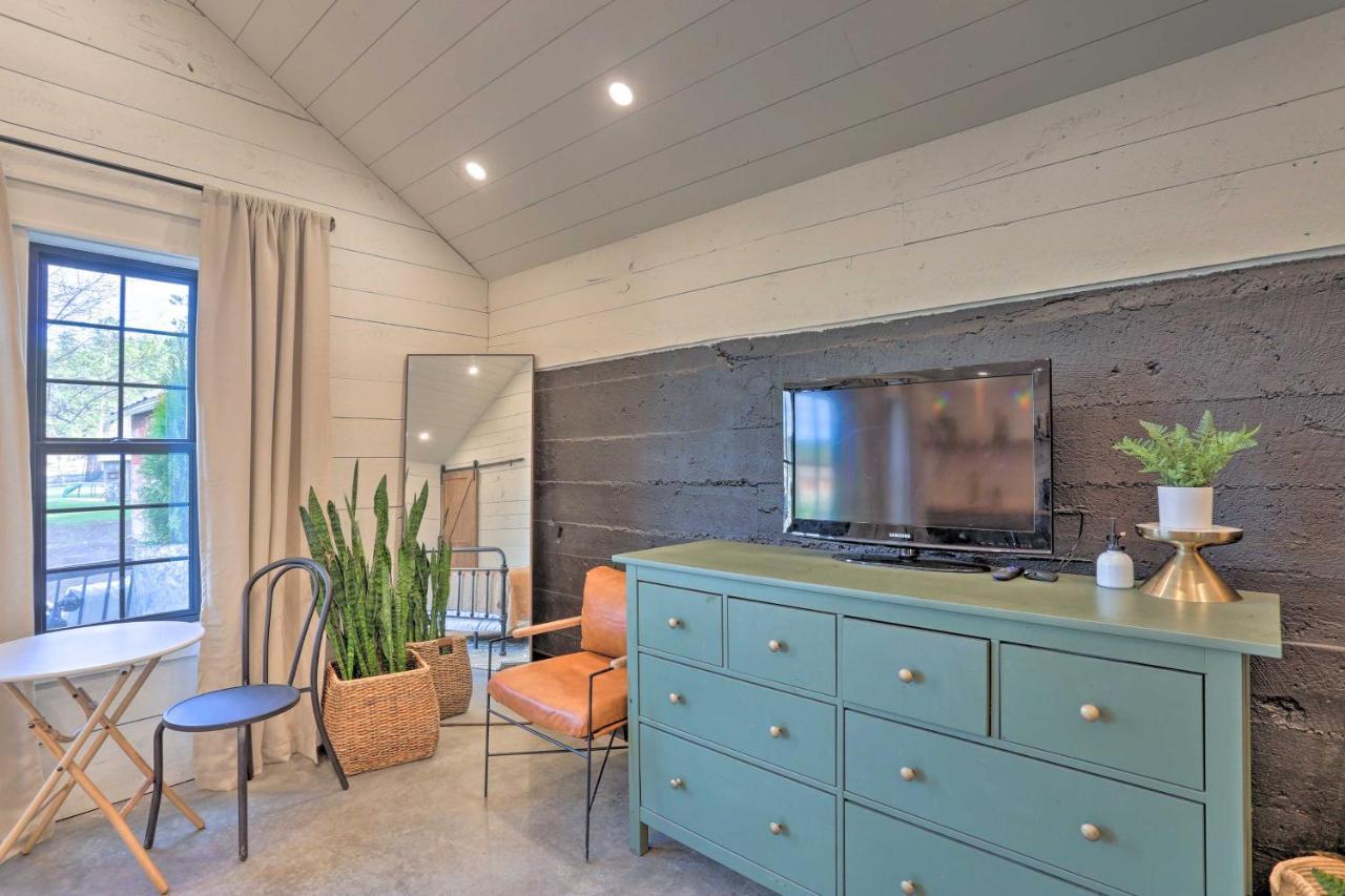 Rustic Rapid City Farmhouse With Mountain Views Eksteriør bilde