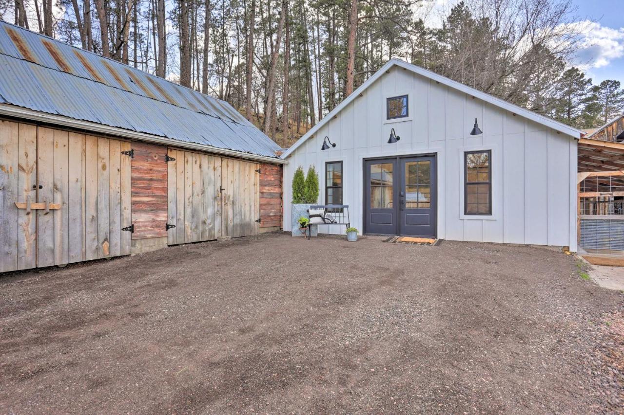 Rustic Rapid City Farmhouse With Mountain Views Eksteriør bilde