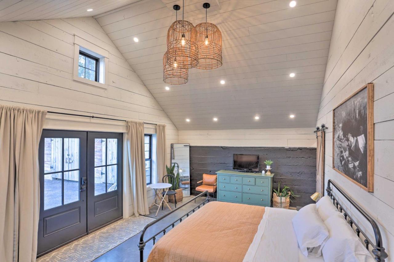 Rustic Rapid City Farmhouse With Mountain Views Eksteriør bilde