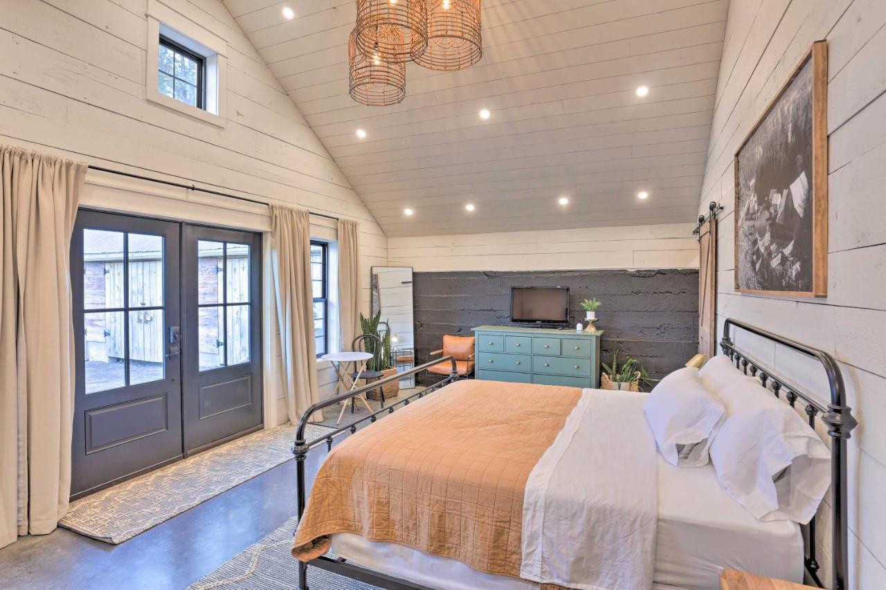 Rustic Rapid City Farmhouse With Mountain Views Eksteriør bilde