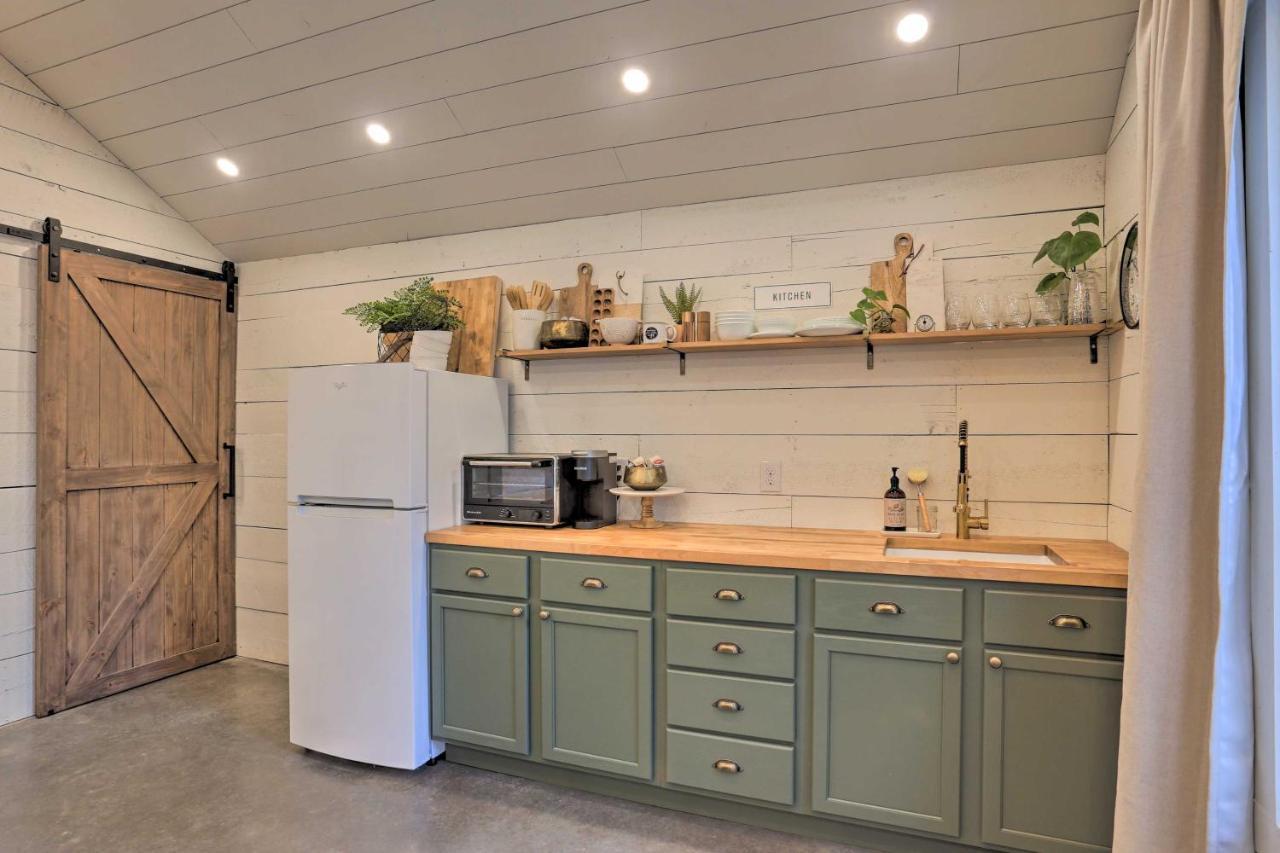 Rustic Rapid City Farmhouse With Mountain Views Eksteriør bilde
