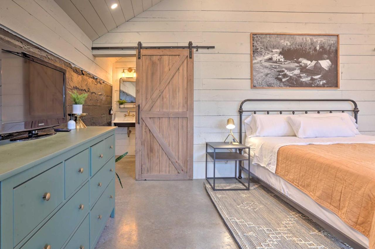 Rustic Rapid City Farmhouse With Mountain Views Eksteriør bilde