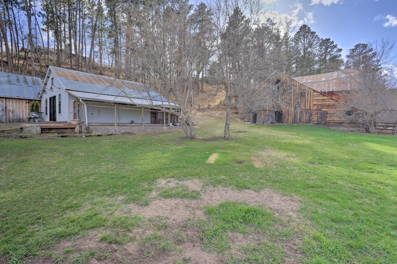 Rustic Rapid City Farmhouse With Mountain Views Eksteriør bilde
